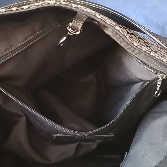 Coach - Signature monogram bucket bag and wristlet set - Picture 12 of 17